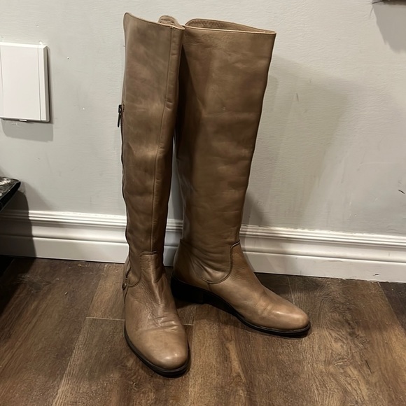 Browns made in Italy size 7 1/2 tan leather boots, calf extenders, small heel - Picture 1 of 9